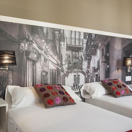 Bcngotic 42 Apartment Barcelona Bagian luar foto