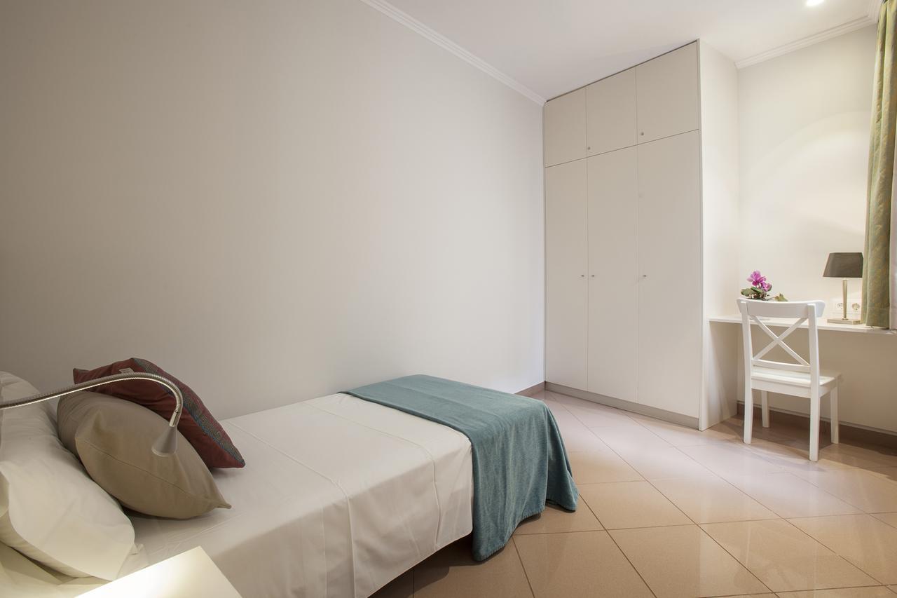 Bcngotic 42 Apartment Barcelona Bagian luar foto