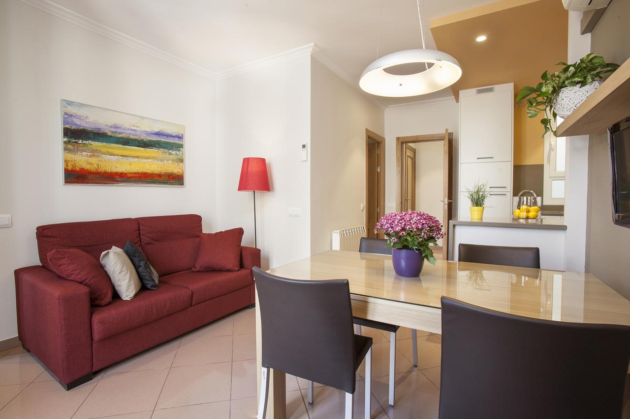 Bcngotic 42 Apartment Barcelona Bagian luar foto